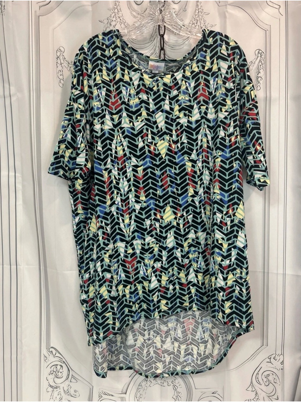 LulaRoe Irma Top Shirt Loose High Low Tunic Mid Sleeves Women's Large Geometric